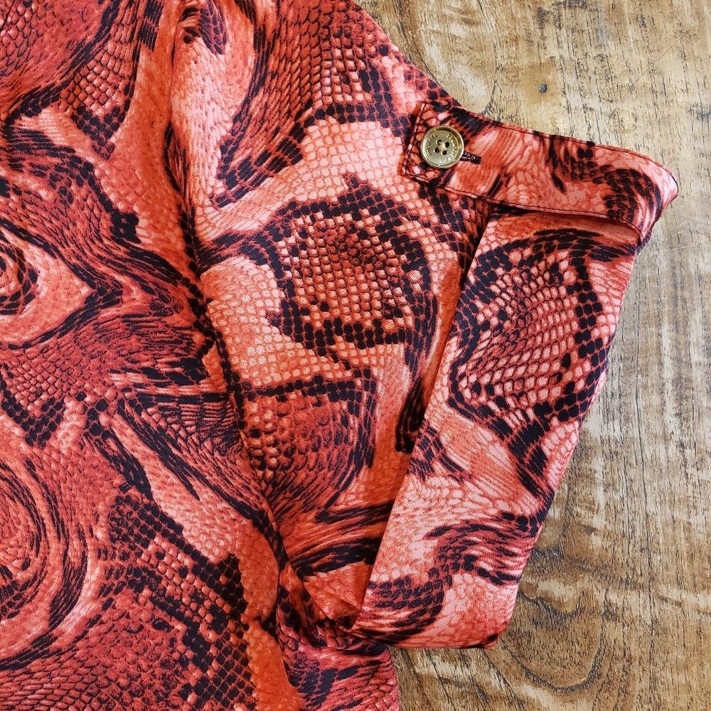 Michael Kors Women Reptile Print Blouse Roll Tab Short Sleeves Size M - Picture 4 of 8